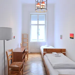 Flat - 1 Free Parking Space At The Metro Appartamento