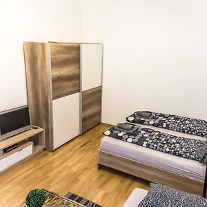 Apartment Gorgeous Flat Only 15 Min To Center, Vienna