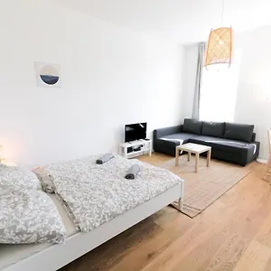 Apartament Living - Hasnerstrasse, Wiedeń