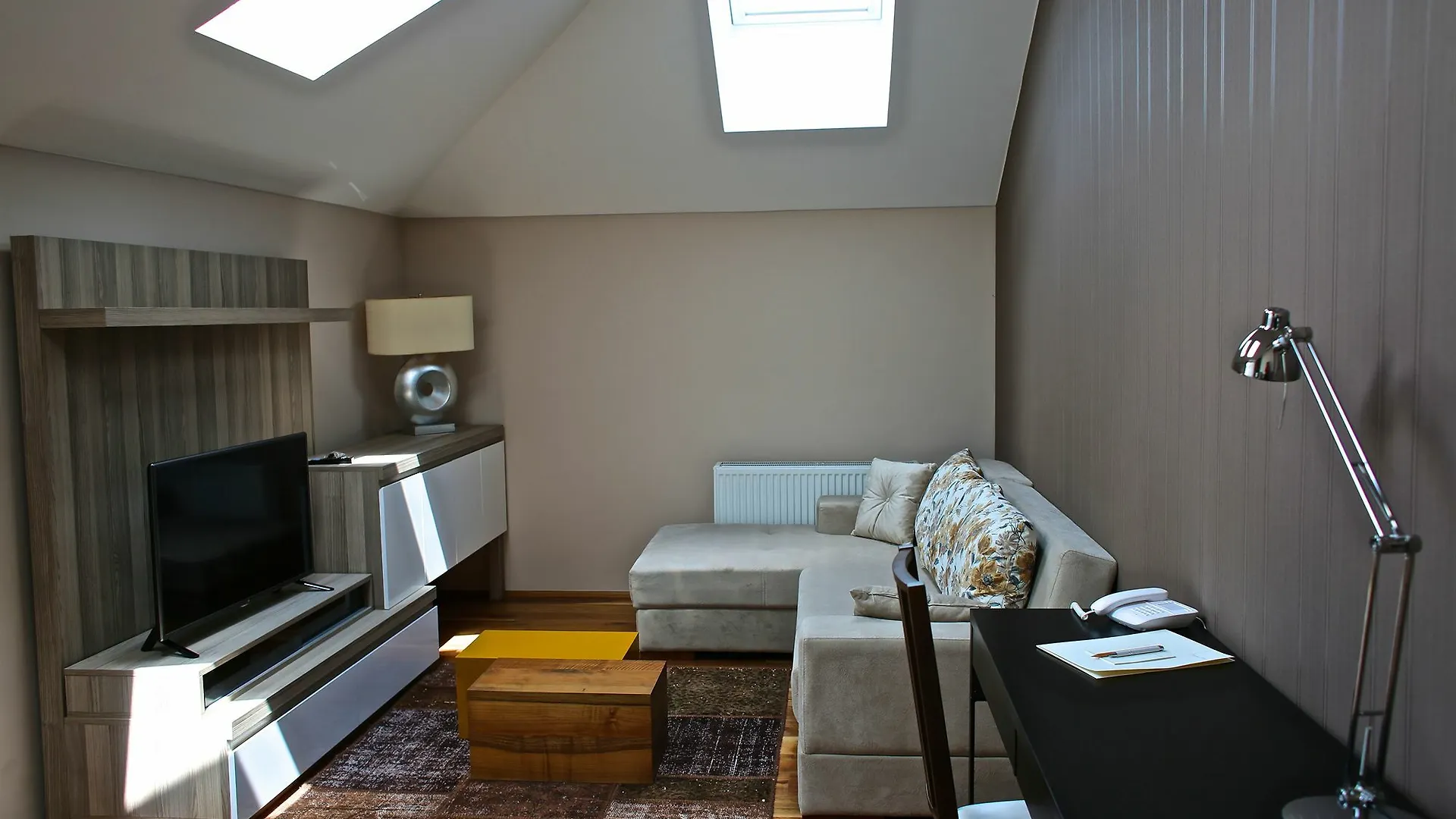 Vienna Suites Apartment