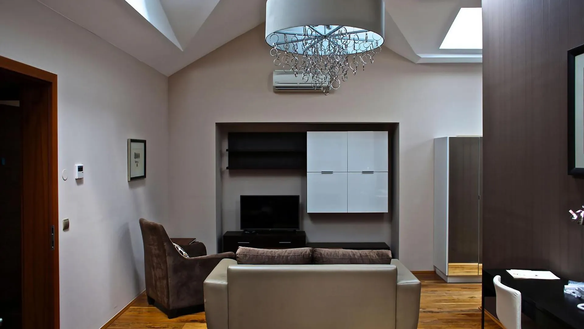 Vienna Suites